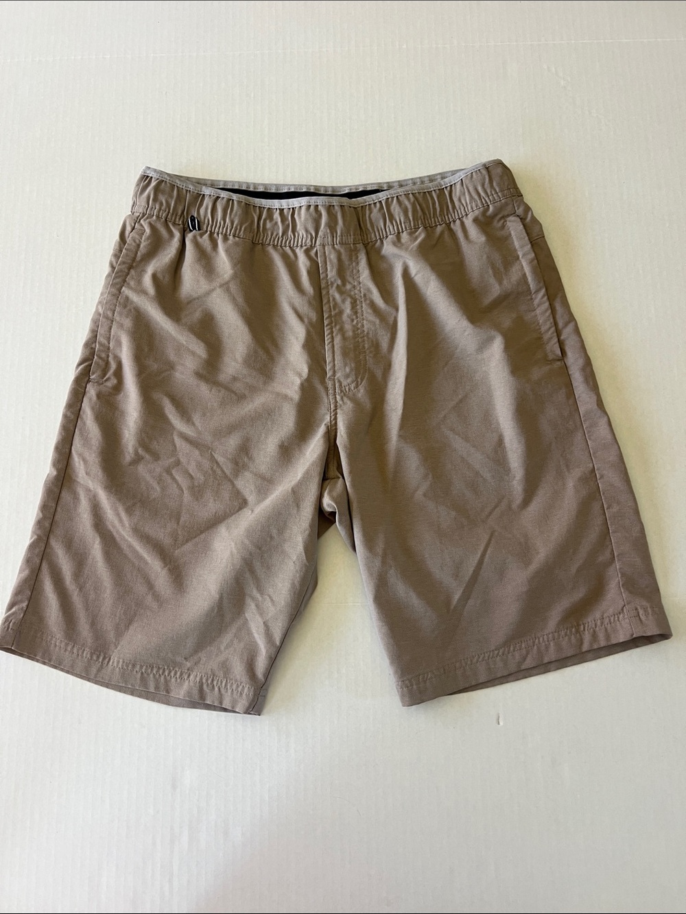 Voyager Men's Performance Tan Shorts Size M